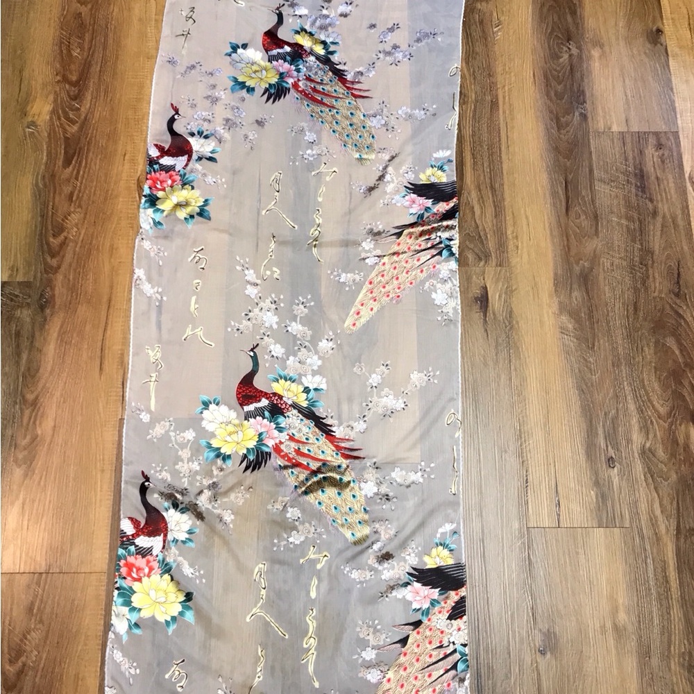 Elegant Peacock Print Scarf